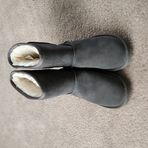 Ugg Koolaburra boots - Picture 1 of 11